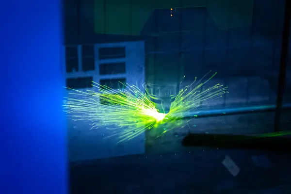 Schmelzschnitt – Stickstoff als Schneidgas